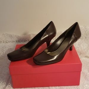 Brown, Nine West Heels, 7M